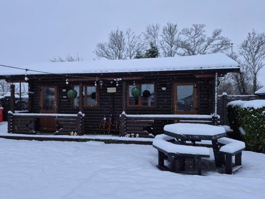 Cosy Countryside Log Cabin Kilkenny Extérieur photo